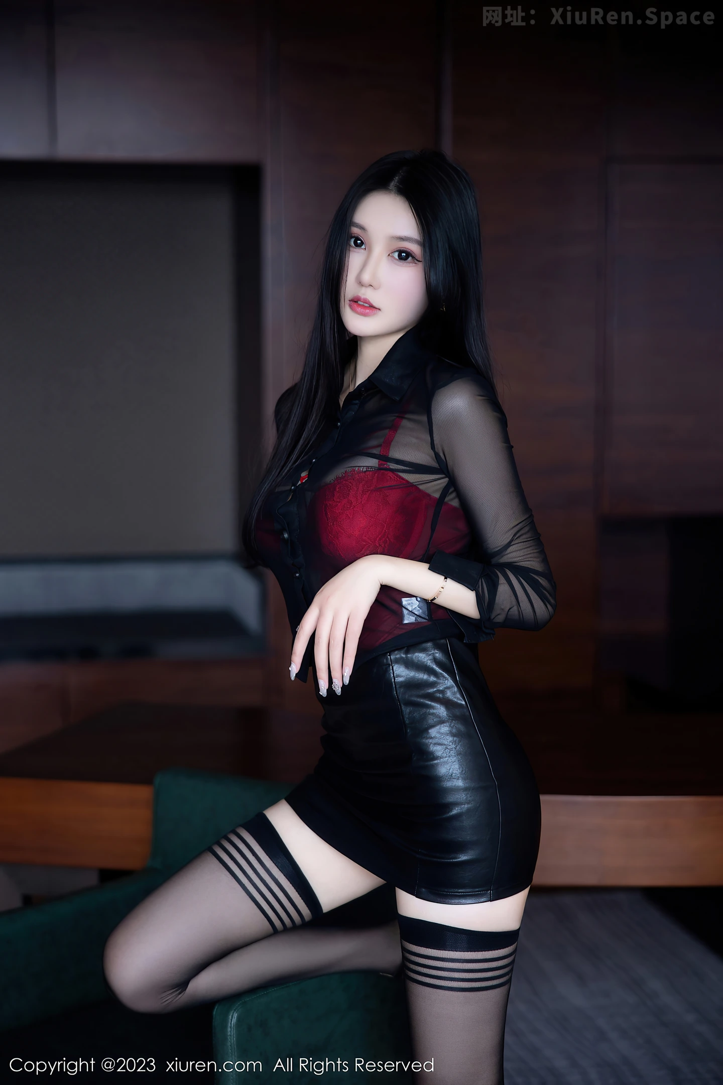 图片[5]-[XiuRen秀人网]2023.02.24 VOL.6322 鱼子酱Fish 白色透视镂空T恤豪宅内性感私房写真集-秀人网官方网站